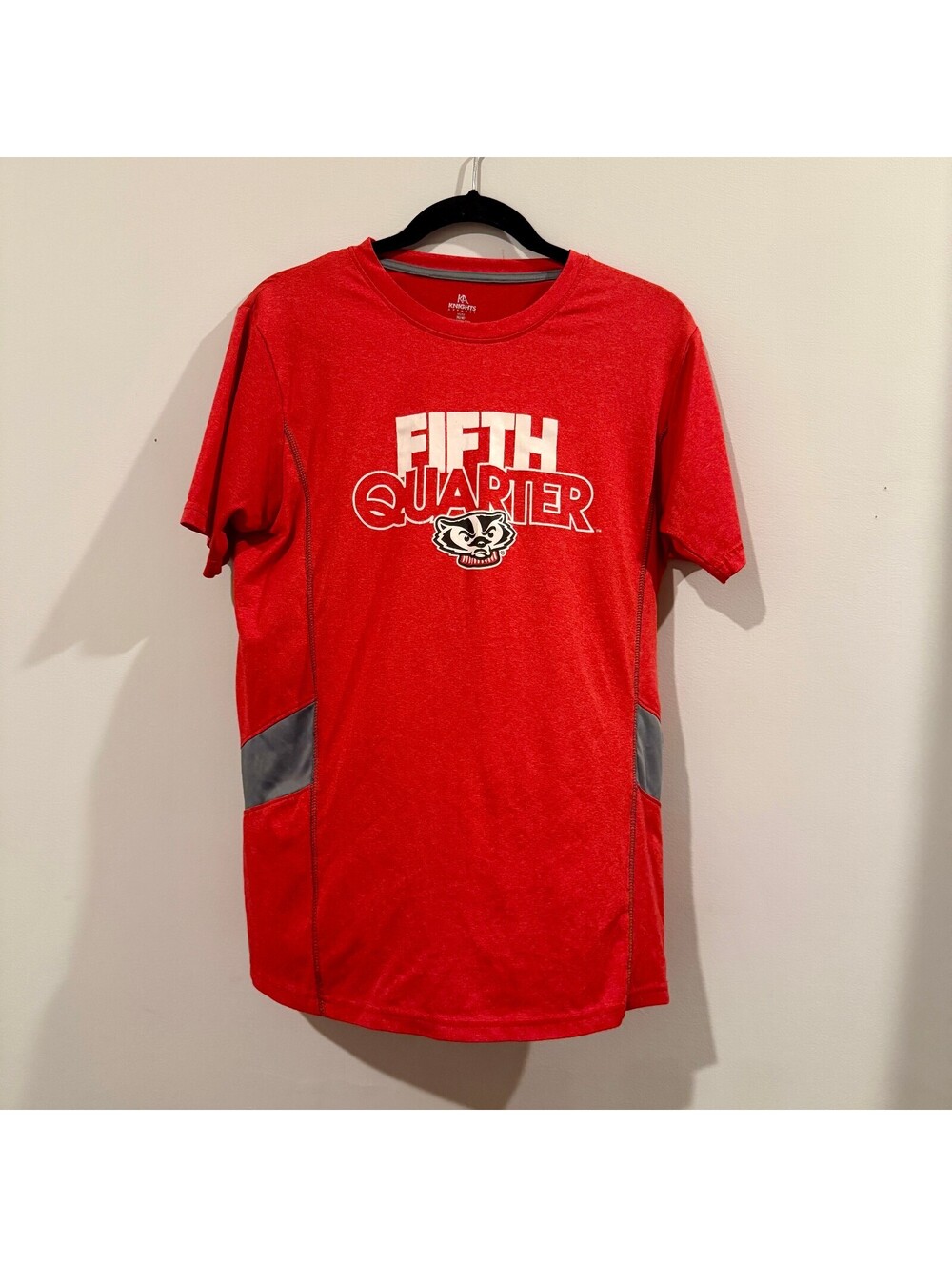Men's Wisconsin Badgers "Fifth Quarter" Short Sleeve Shirt Red Size M